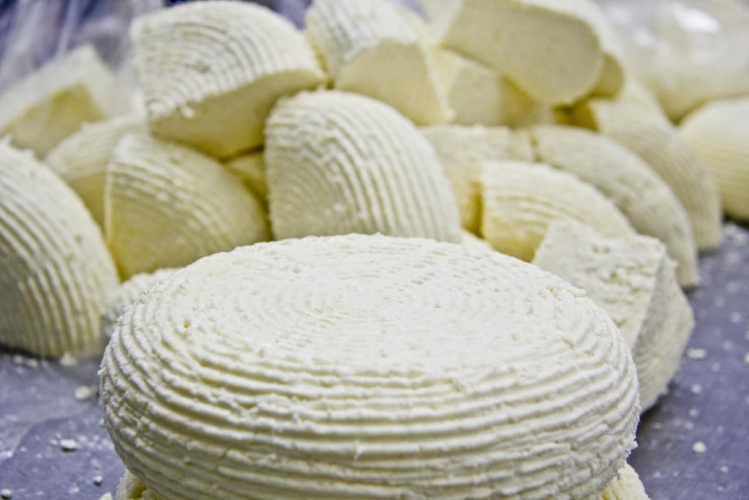 Фото-рецепт приготовления Адыгейского сыра в домашних условиях